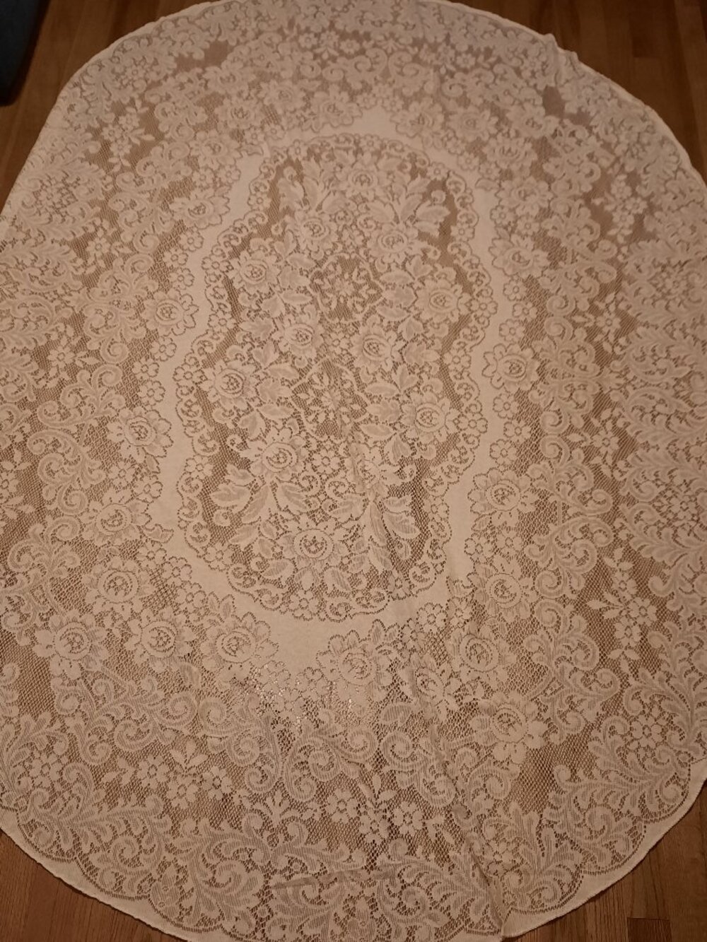 Vintage Off White Lace Tablecloth 59x85 Oval Floral Rose Scalloped Table Linen